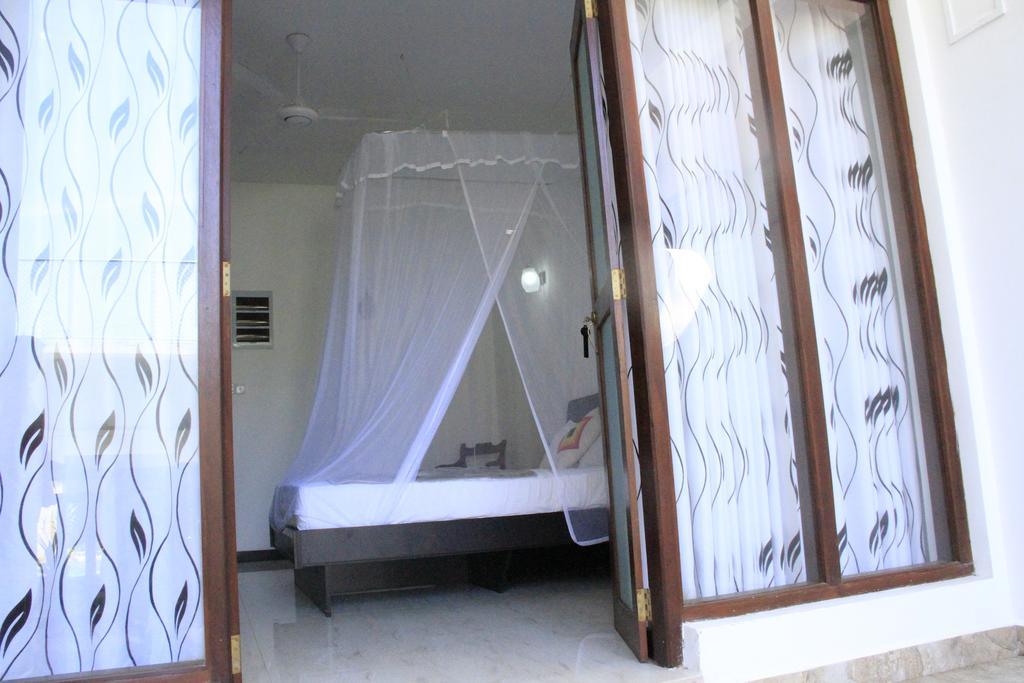 Hotel Neptune Bay Unawatuna Beach חדר תמונה