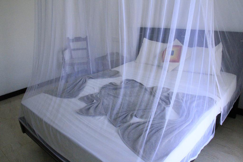 Hotel Neptune Bay Unawatuna Beach חדר תמונה